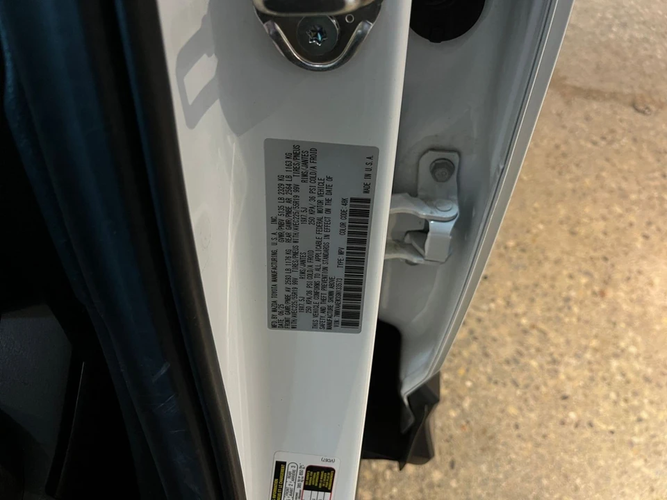 2025 Mazda CX-50 - Image 28 of 31