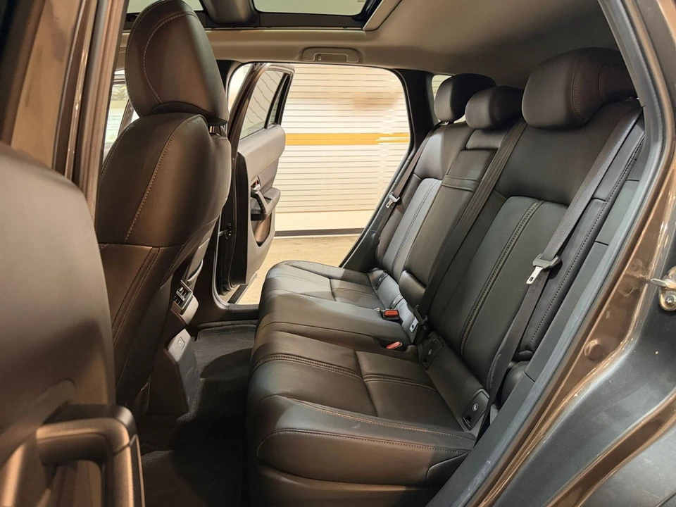 2025 Mazda CX-50 - Image 28 of 31
