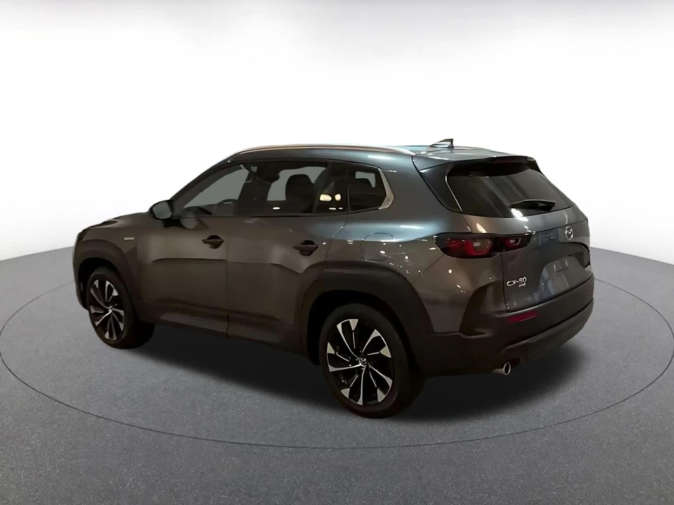 2025 Mazda CX-50 - Image 9 of 31