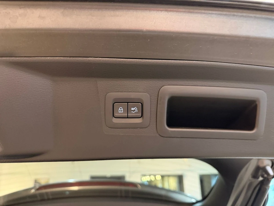 2025 Mazda CX-50 - Image 24 of 31