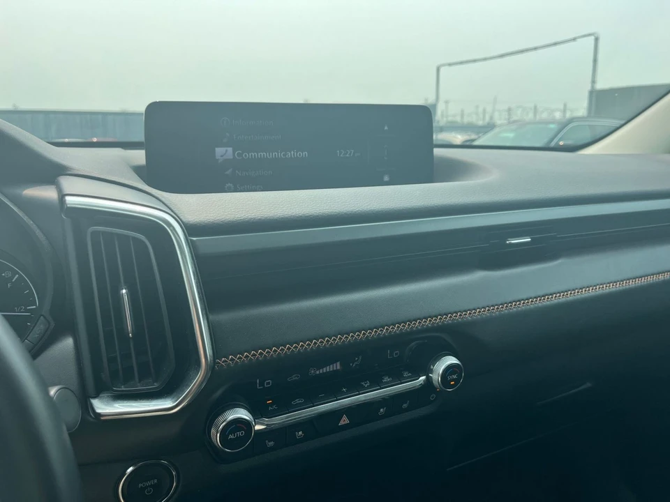 2025 Mazda CX-50 - Image 22 of 31