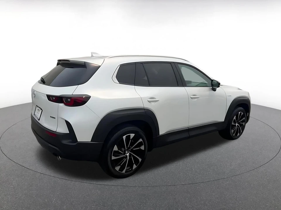 2025 Mazda CX-50 - Image 16 of 31