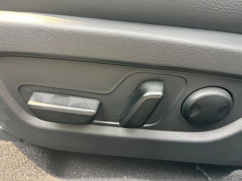2025 Mazda CX-50 - Image 24 of 31