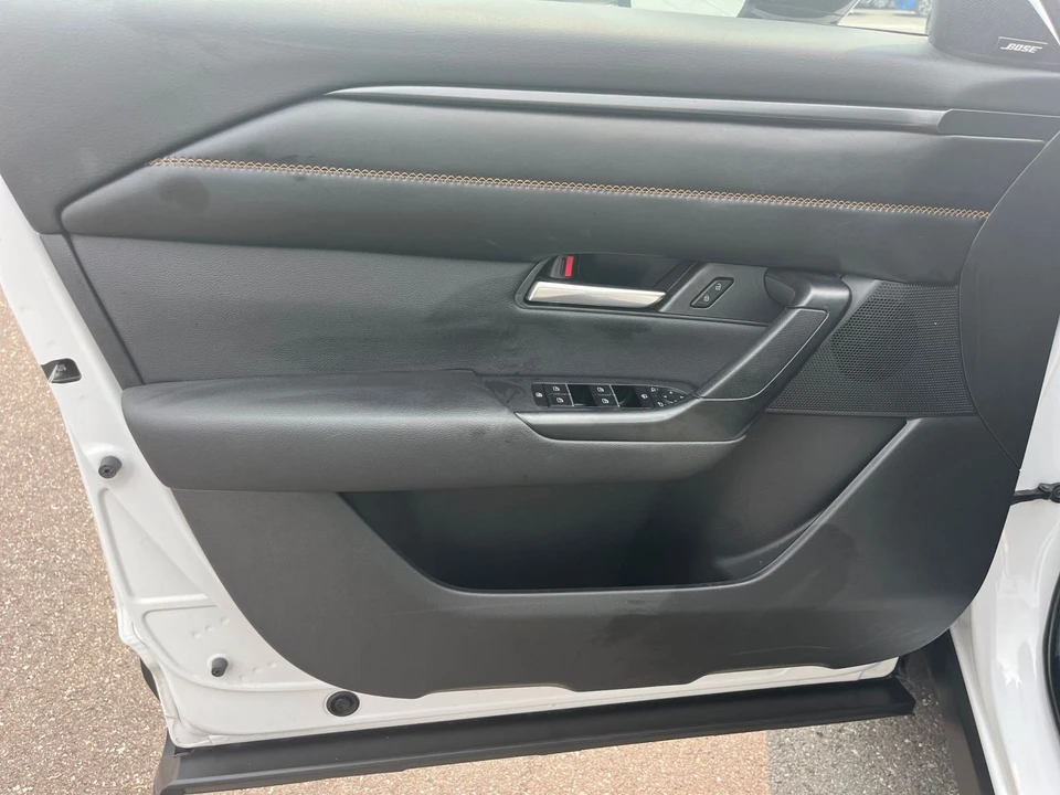 2025 Mazda CX-50 - Image 20 of 31