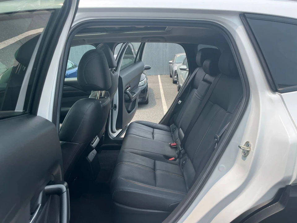 2025 Mazda CX-50 - Image 29 of 31