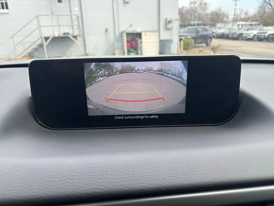 2025 Mazda CX-50 - Image 19 of 31