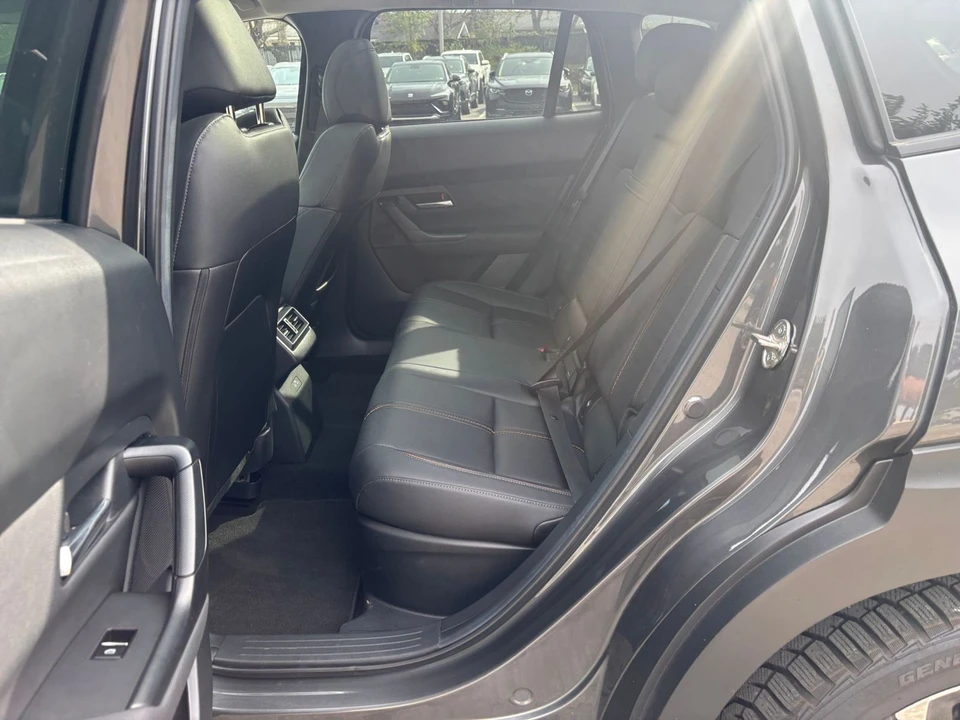 2025 Mazda CX-50 - Image 20 of 31