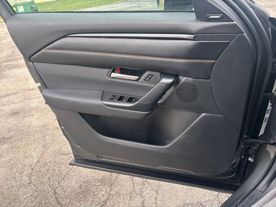 2025 Mazda CX-50 - Image 15 of 31