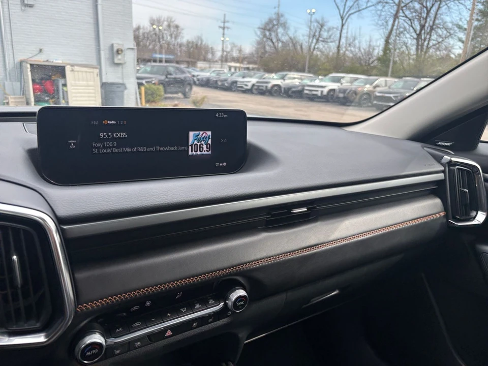 2025 Mazda CX-50 - Image 30 of 31