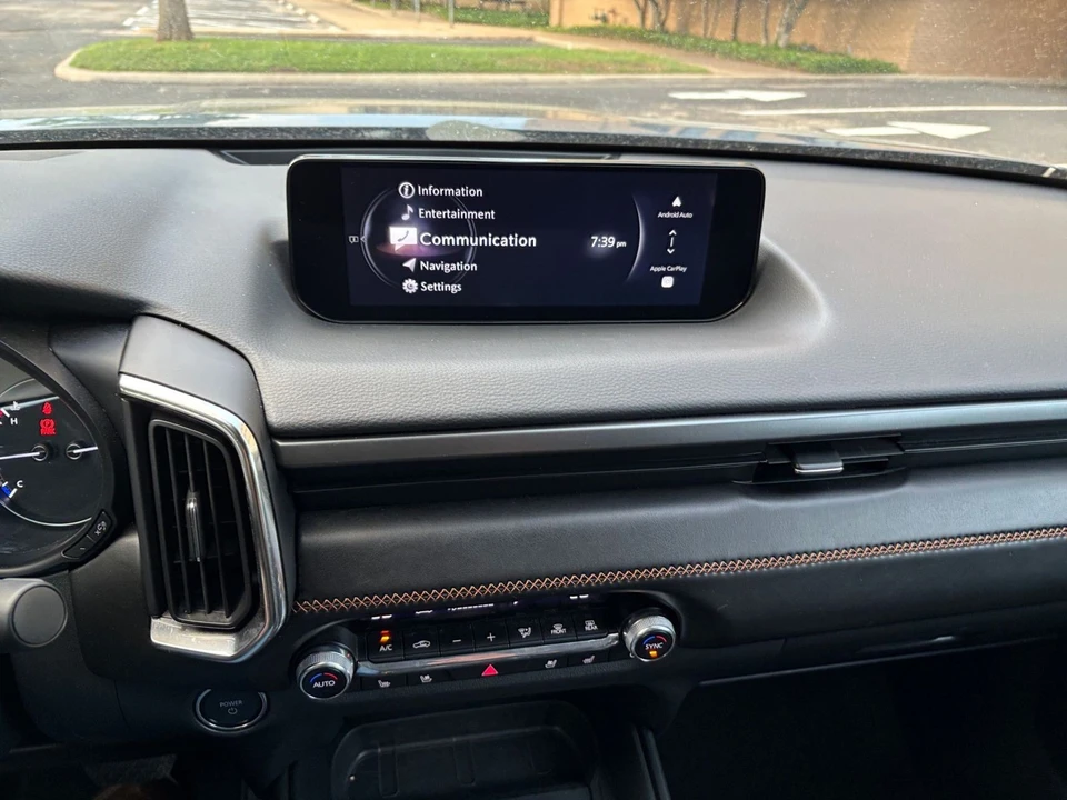 2025 Mazda CX-50 - Image 16 of 31