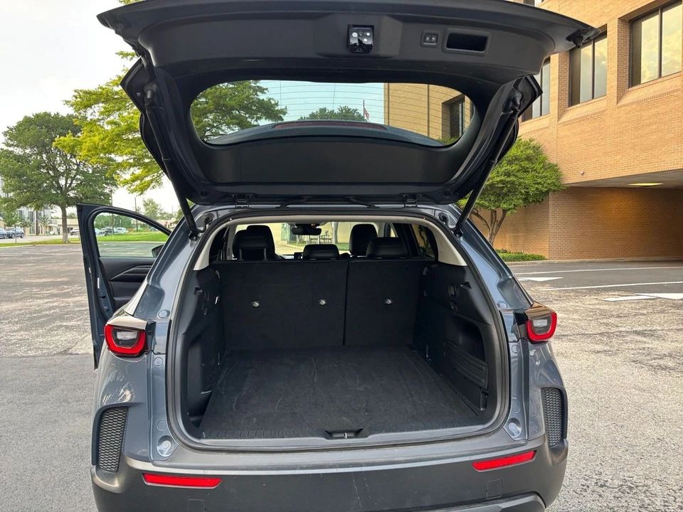 2025 Mazda CX-50 - Image 24 of 31