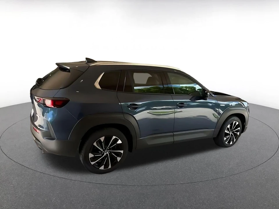 2025 Mazda CX-50 - Image 16 of 31