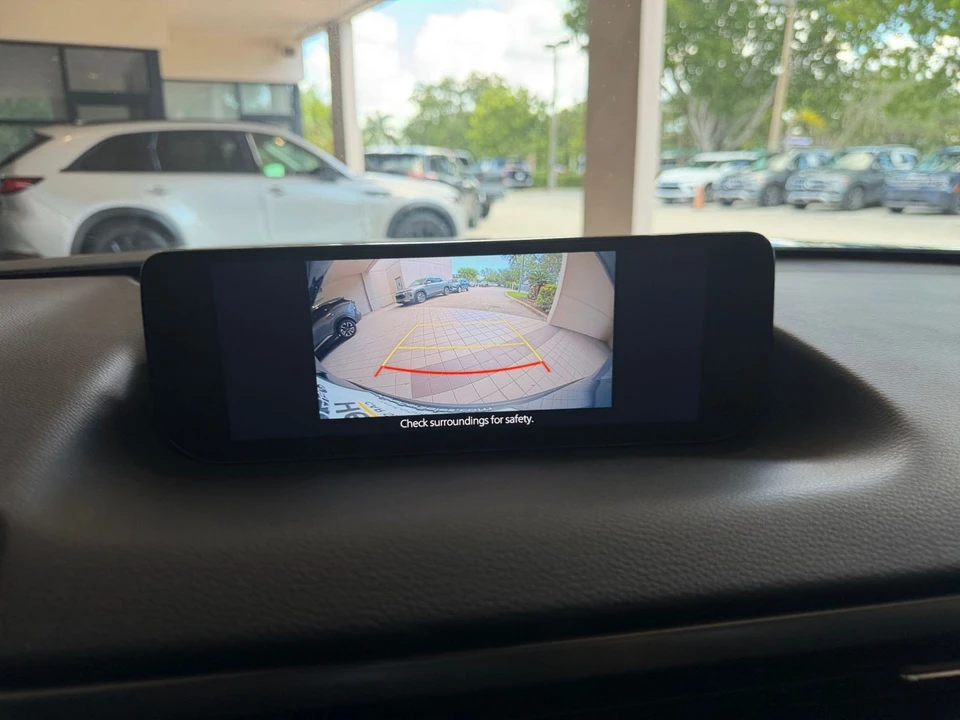 2025 Mazda CX-50 - Image 23 of 31