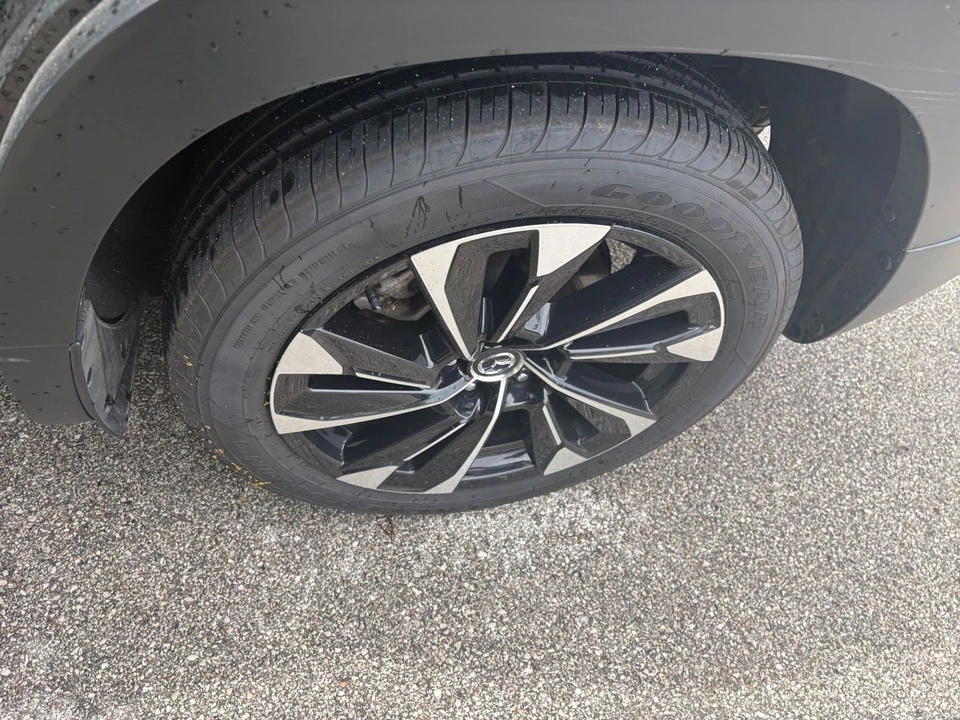 2025 Mazda CX-50 - Image 25 of 31