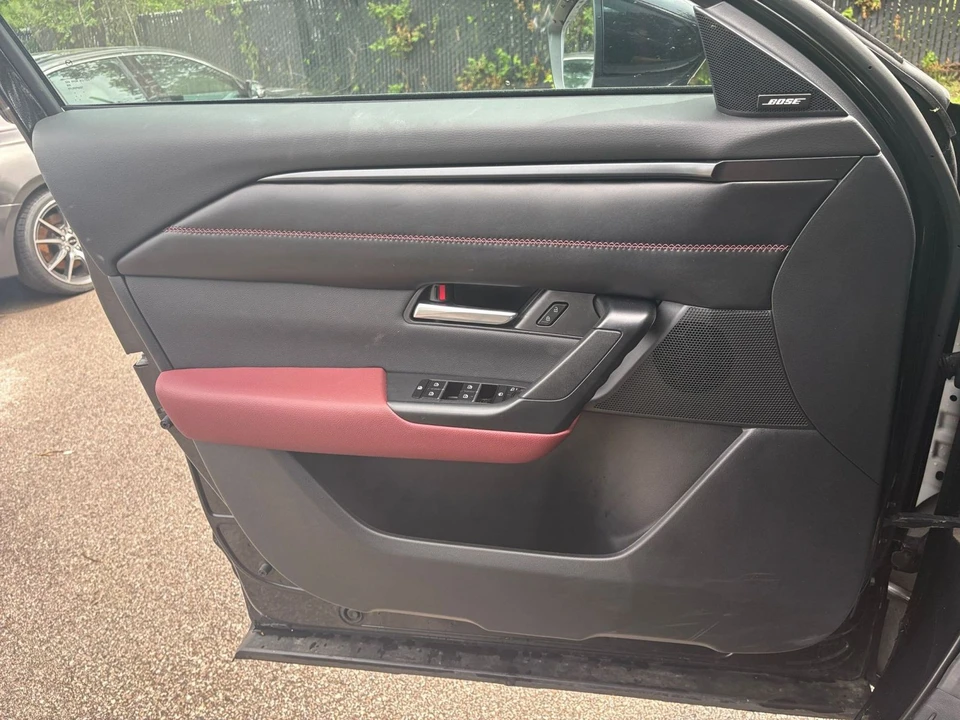 2025 Mazda CX-50 - Image 15 of 31