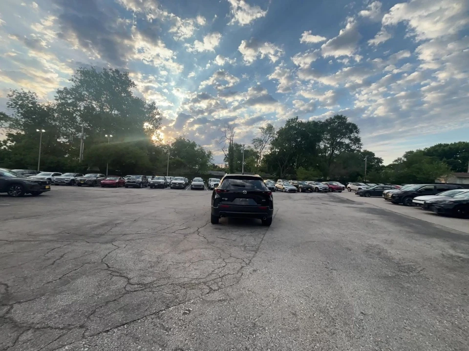 2025 Mazda CX-50 - Image 12 of 31