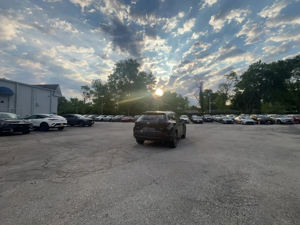2025 Mazda CX-50 - Image 13 of 31