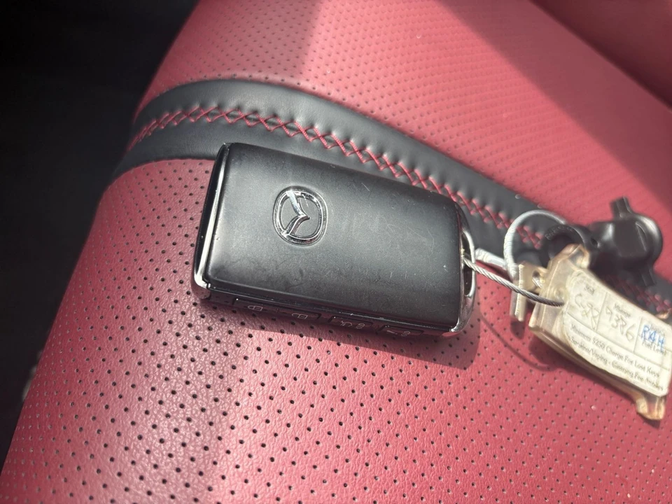 2025 Mazda CX-50 - Image 17 of 31