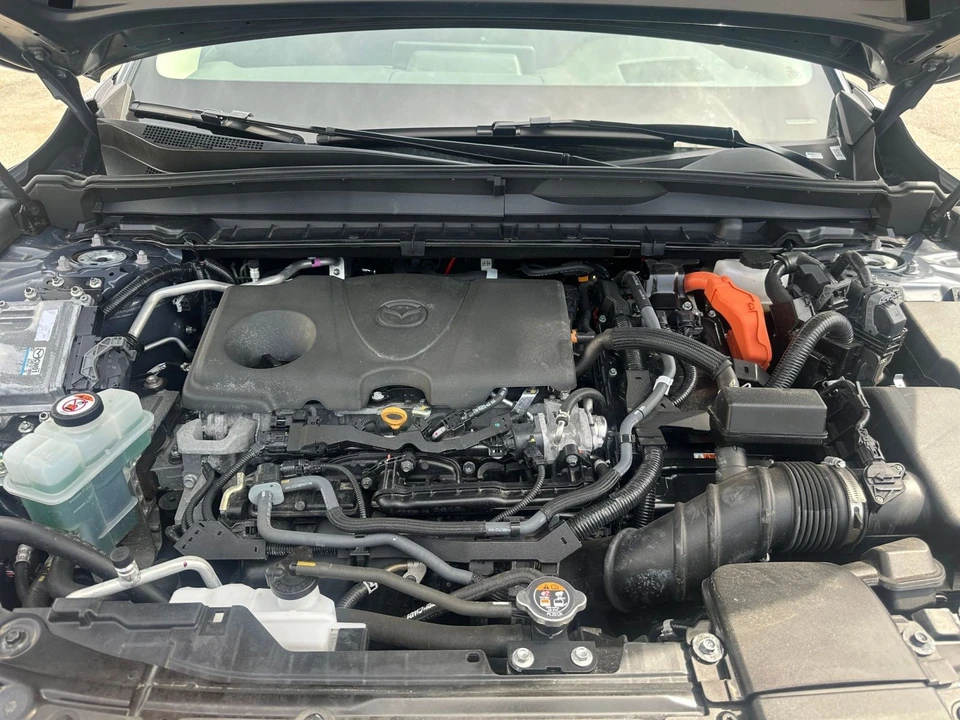2025 Mazda CX-50 - Image 27 of 31