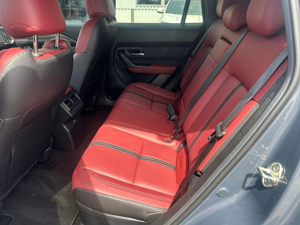 2025 Mazda CX-50 - Image 27 of 31