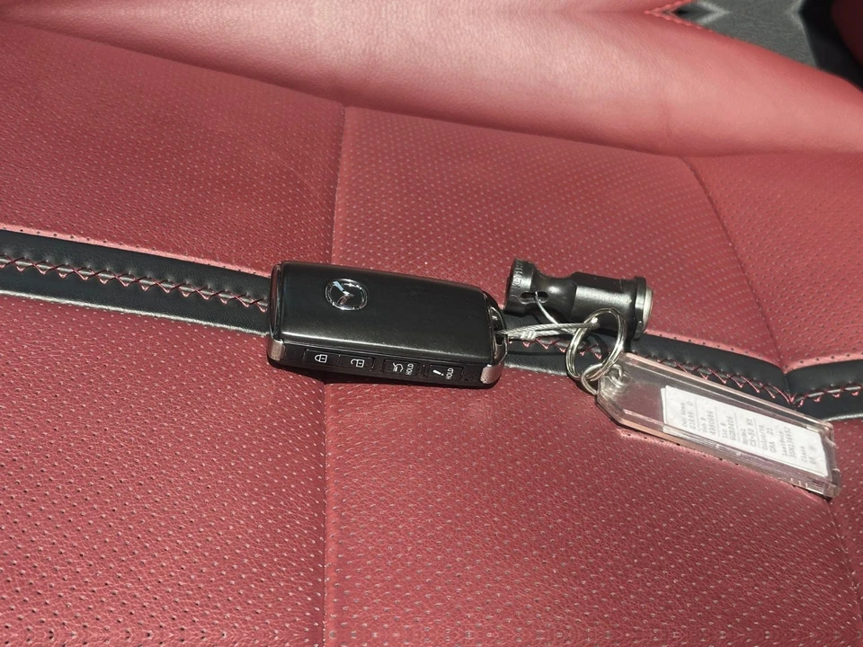 2025 Mazda CX-50 - Image 23 of 31