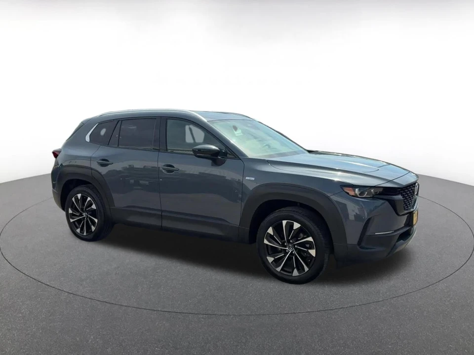 2025 Mazda CX-50 - Image 2 of 31