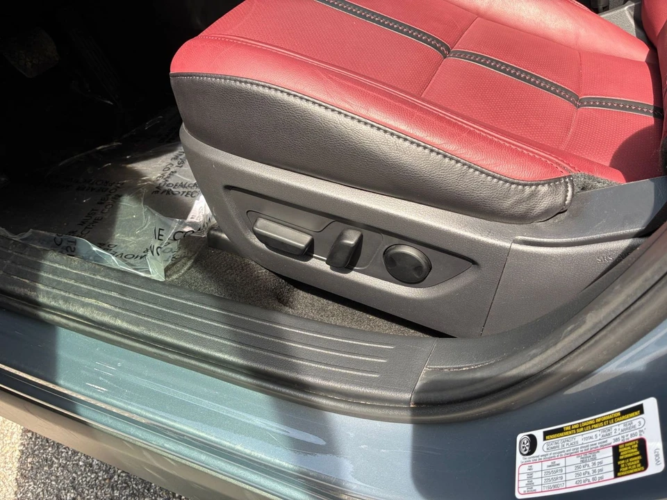 2025 Mazda CX-50 - Image 18 of 31
