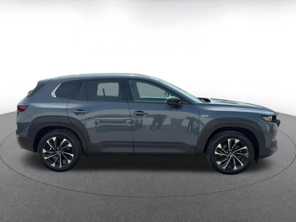 2025 Mazda CX-50 - Image 17 of 31