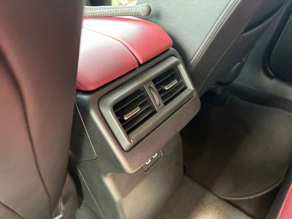 2025 Mazda CX-50 - Image 24 of 31