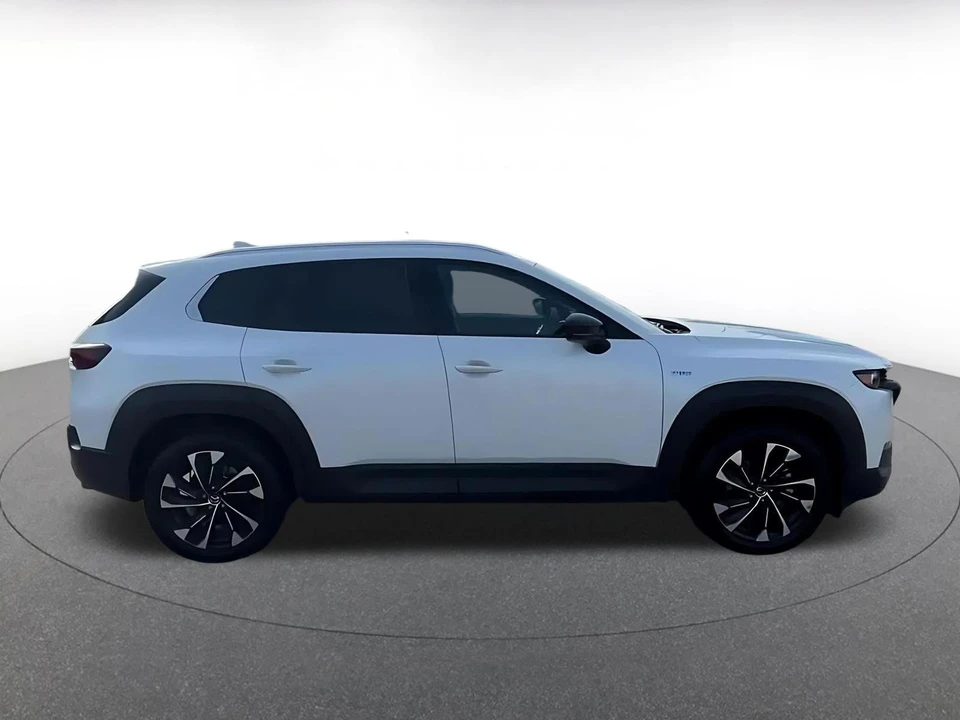 2025 Mazda CX-50 - Image 13 of 31