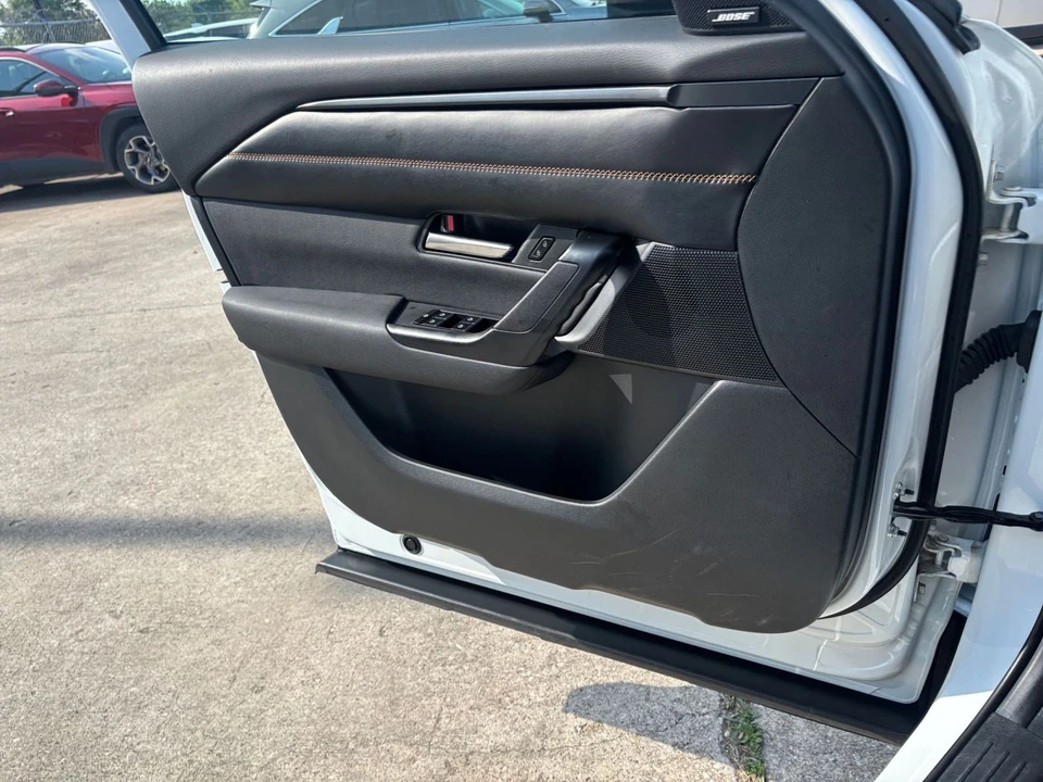 2025 Mazda CX-50 - Image 15 of 31