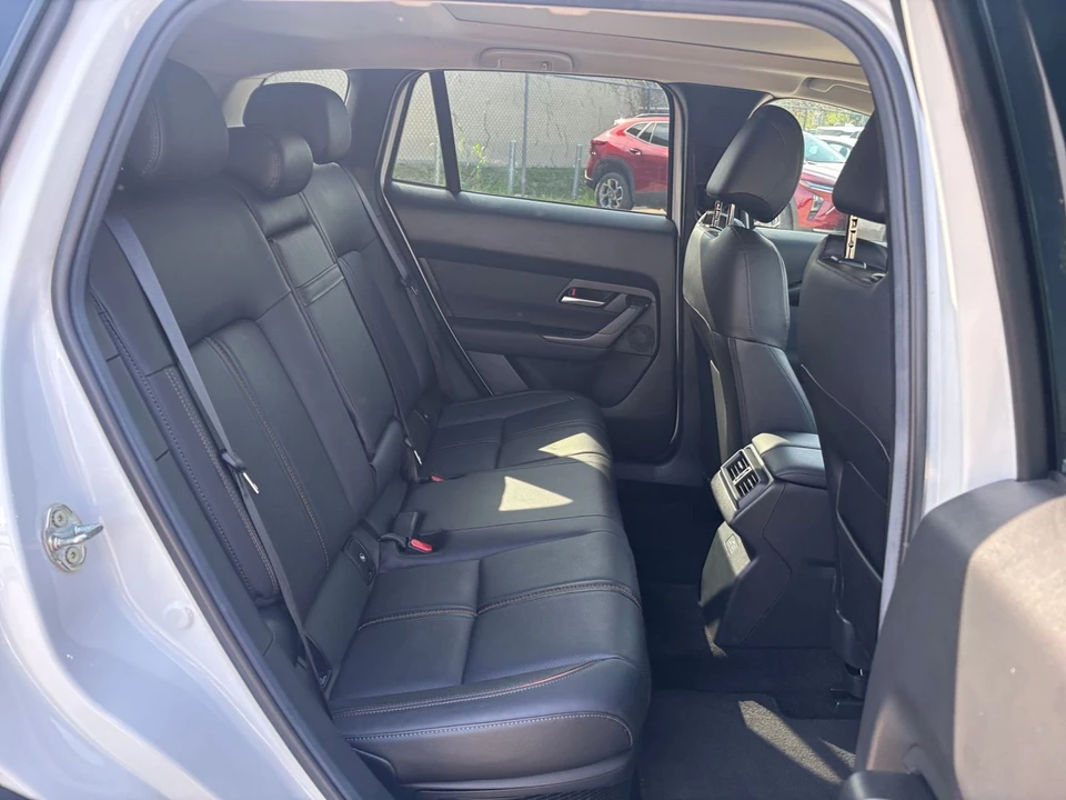 2025 Mazda CX-50 - Image 22 of 31