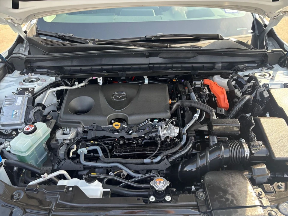 2025 Mazda CX-50 - Image 29 of 31