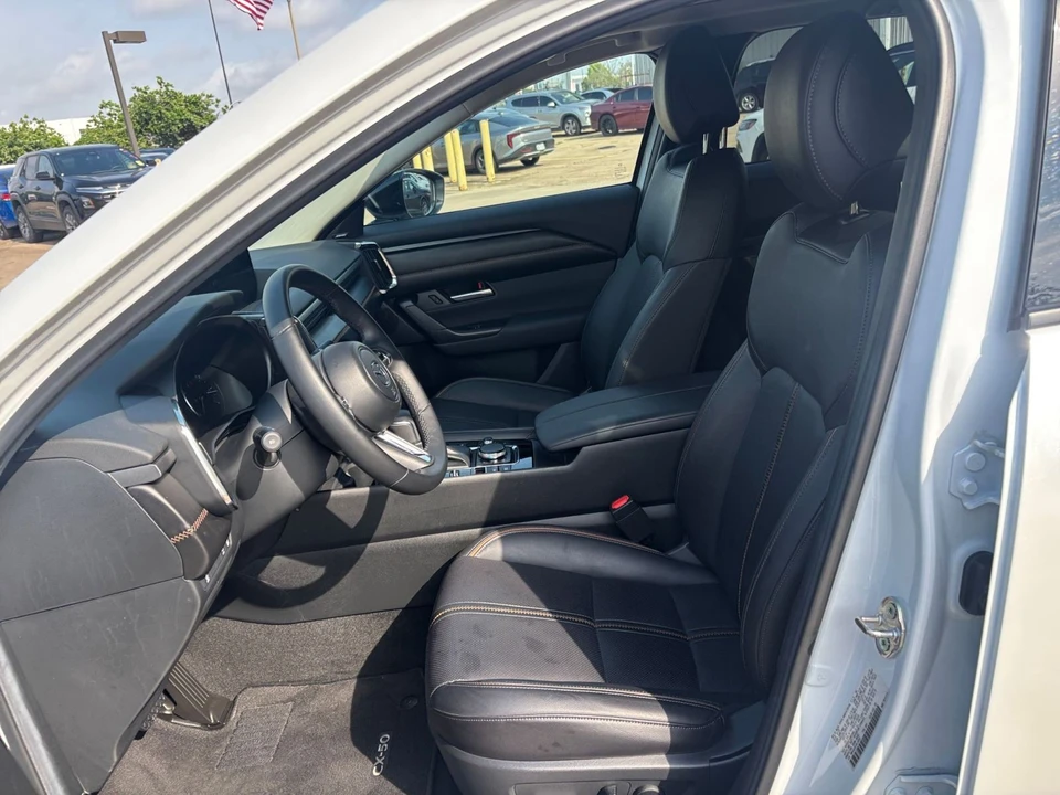 2025 Mazda CX-50 - Image 23 of 31