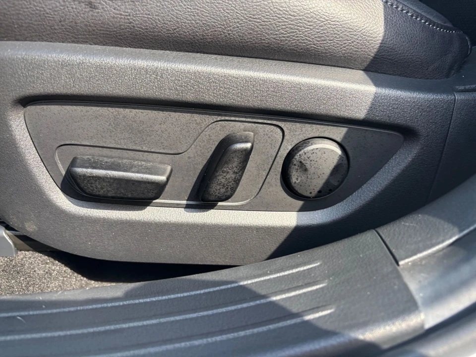 2025 Mazda CX-50 - Image 18 of 31