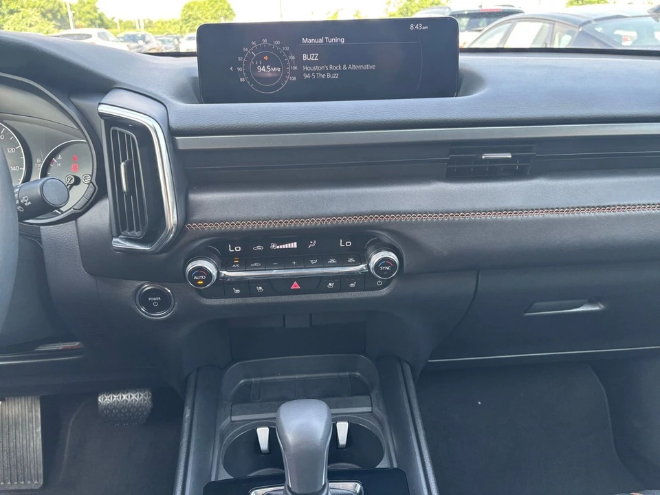 2025 Mazda CX-50 - Image 14 of 31