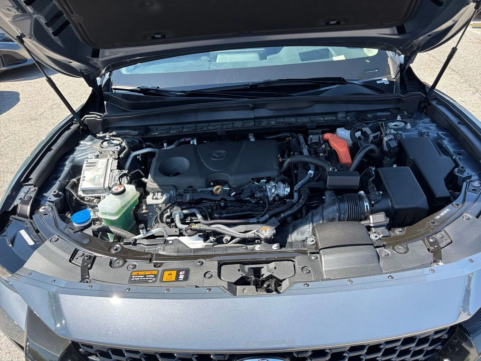 2025 Mazda CX-50 - Image 28 of 31