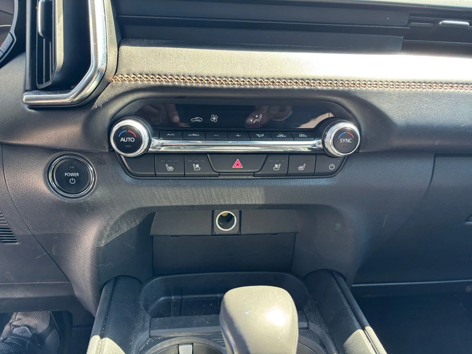 2025 Mazda CX-50 - Image 19 of 31