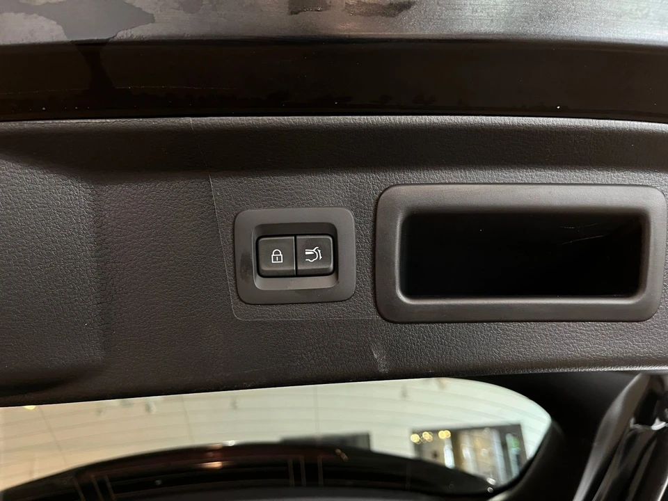 2025 Mazda CX-50 - Image 19 of 31