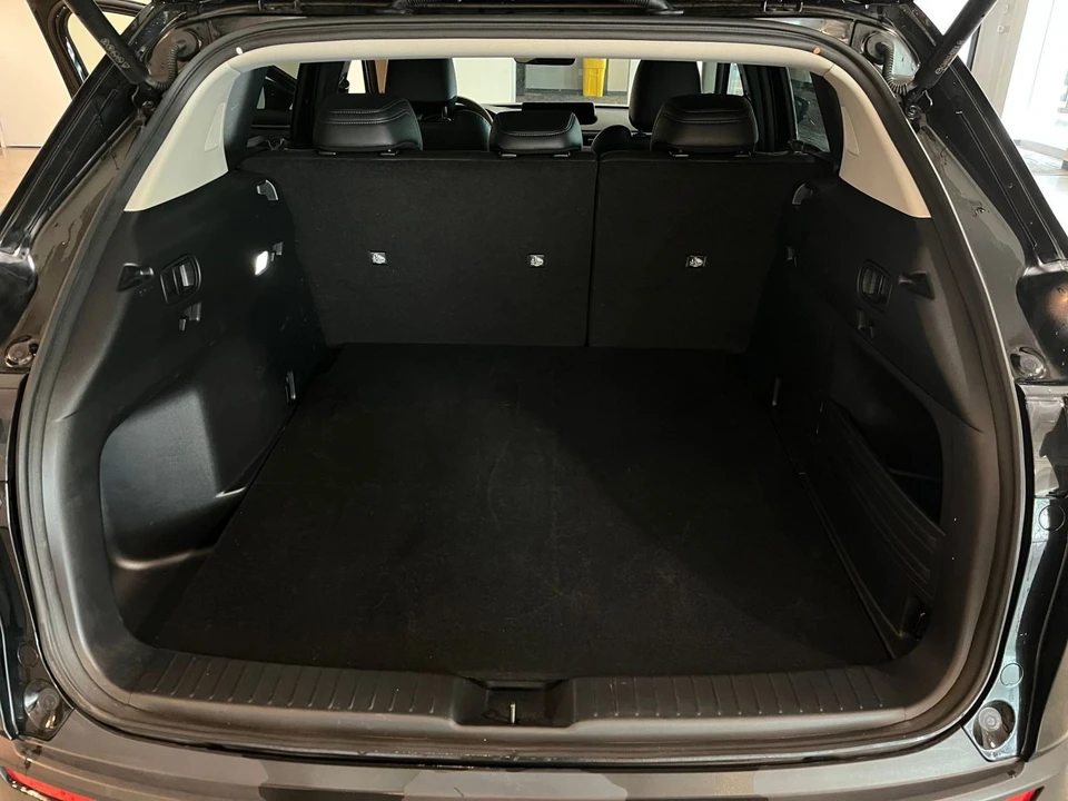 2025 Mazda CX-50 - Image 28 of 31