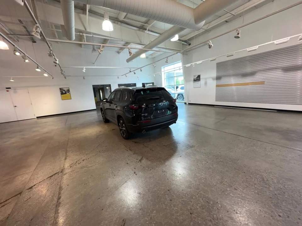 2025 Mazda CX-50 - Image 12 of 31