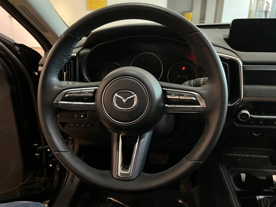 2025 Mazda CX-50 - Image 24 of 31