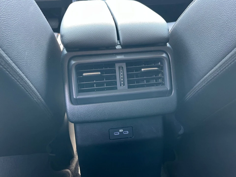2025 Mazda CX-50 - Image 20 of 31