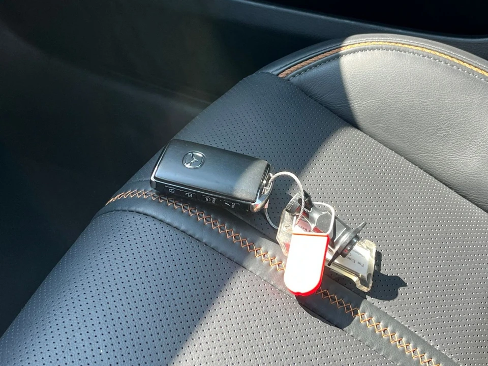 2025 Mazda CX-50 - Image 17 of 31