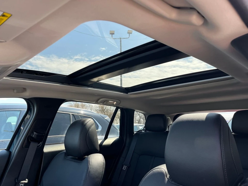 2025 Mazda CX-50 - Image 25 of 31