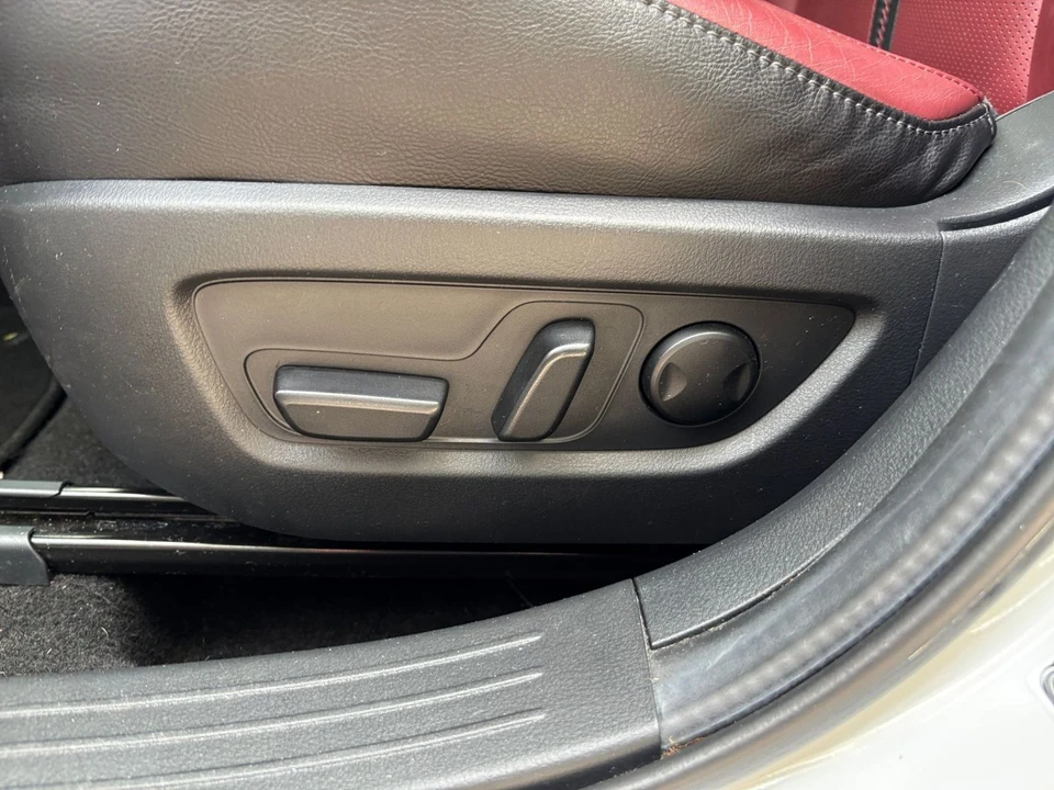 2025 Mazda CX-50 - Image 25 of 31