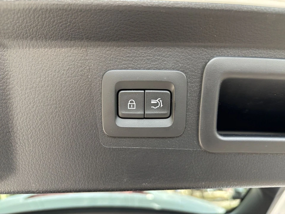 2025 Mazda CX-50 - Image 26 of 31