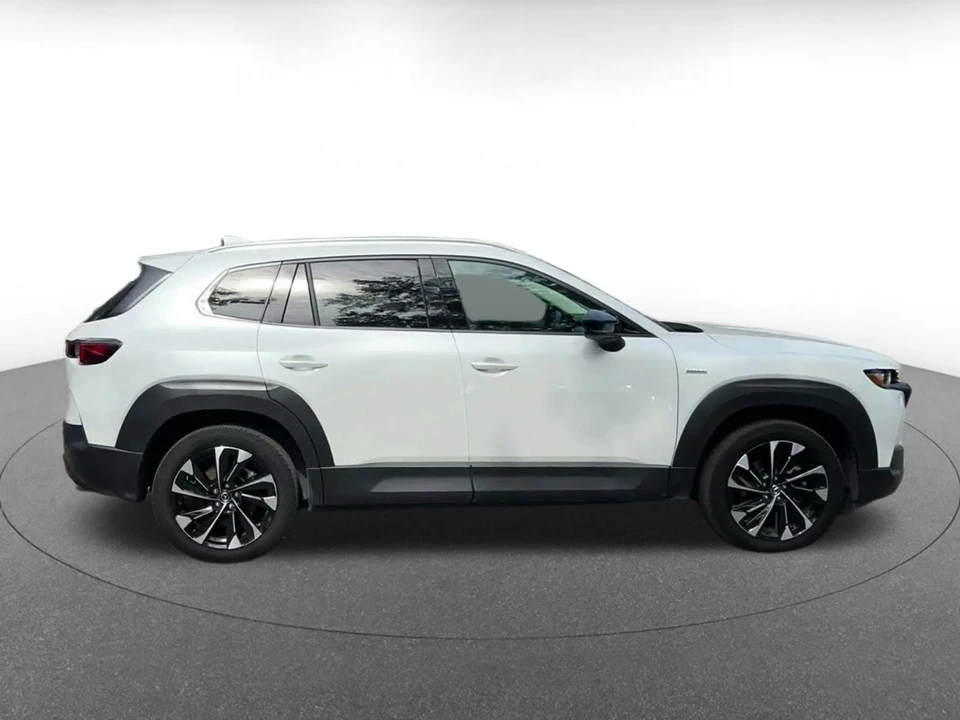 2025 Mazda CX-50 - Image 18 of 31