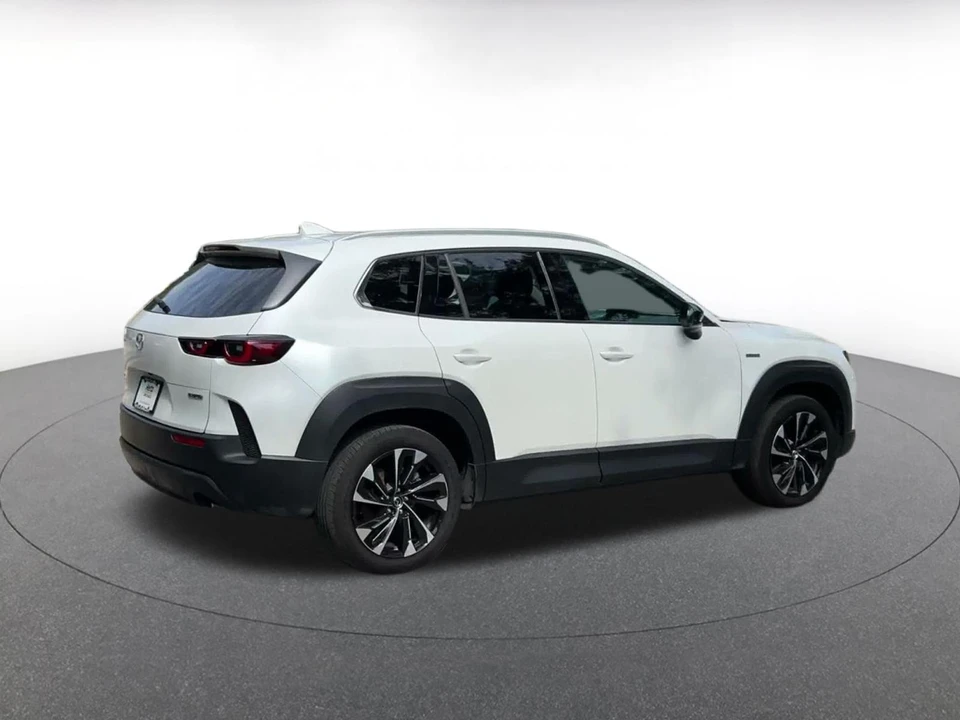 2025 Mazda CX-50 - Image 17 of 31