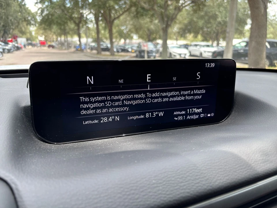 2025 Mazda CX-50 - Image 22 of 31